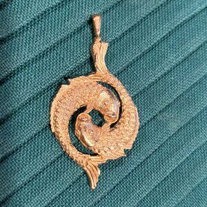 Goldtone Fish/Pisces pendant